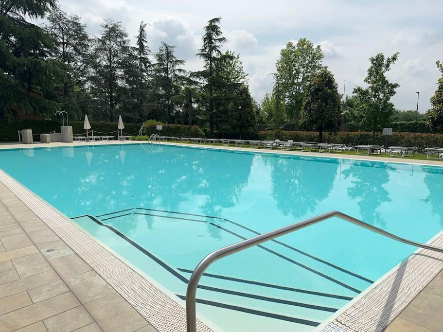 5' From Punta Gro Beach With Free Swimming Pool Sirmione Eksteriør bilde