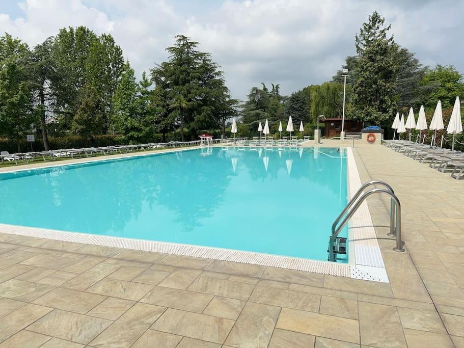 5' From Punta Gro Beach With Free Swimming Pool Sirmione Eksteriør bilde