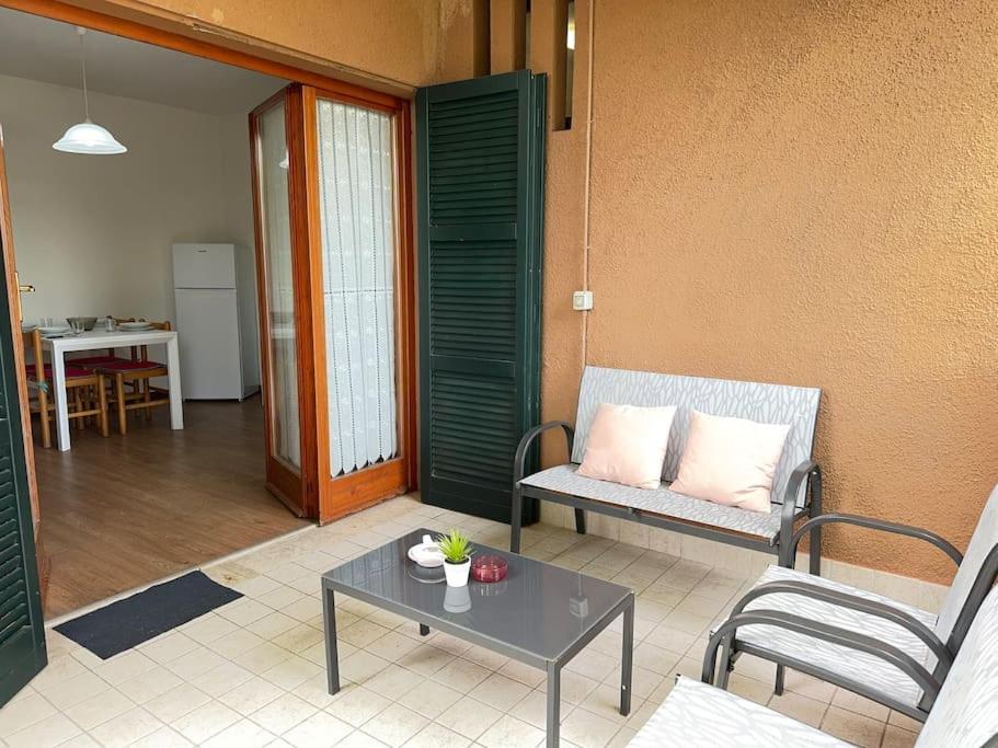 5' From Punta Gro Beach With Free Swimming Pool Sirmione Eksteriør bilde