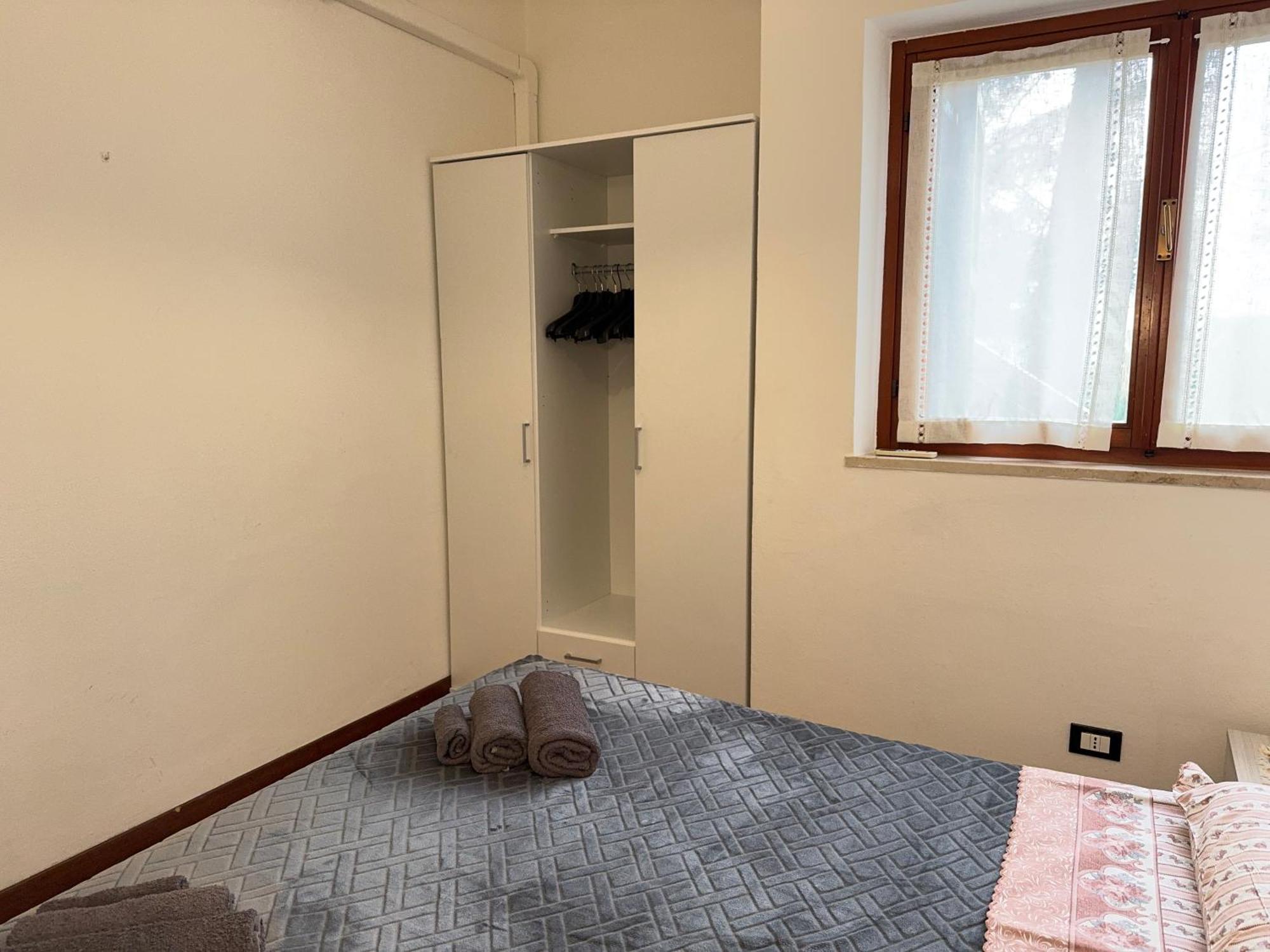 5' From Punta Gro Beach With Free Swimming Pool Sirmione Eksteriør bilde
